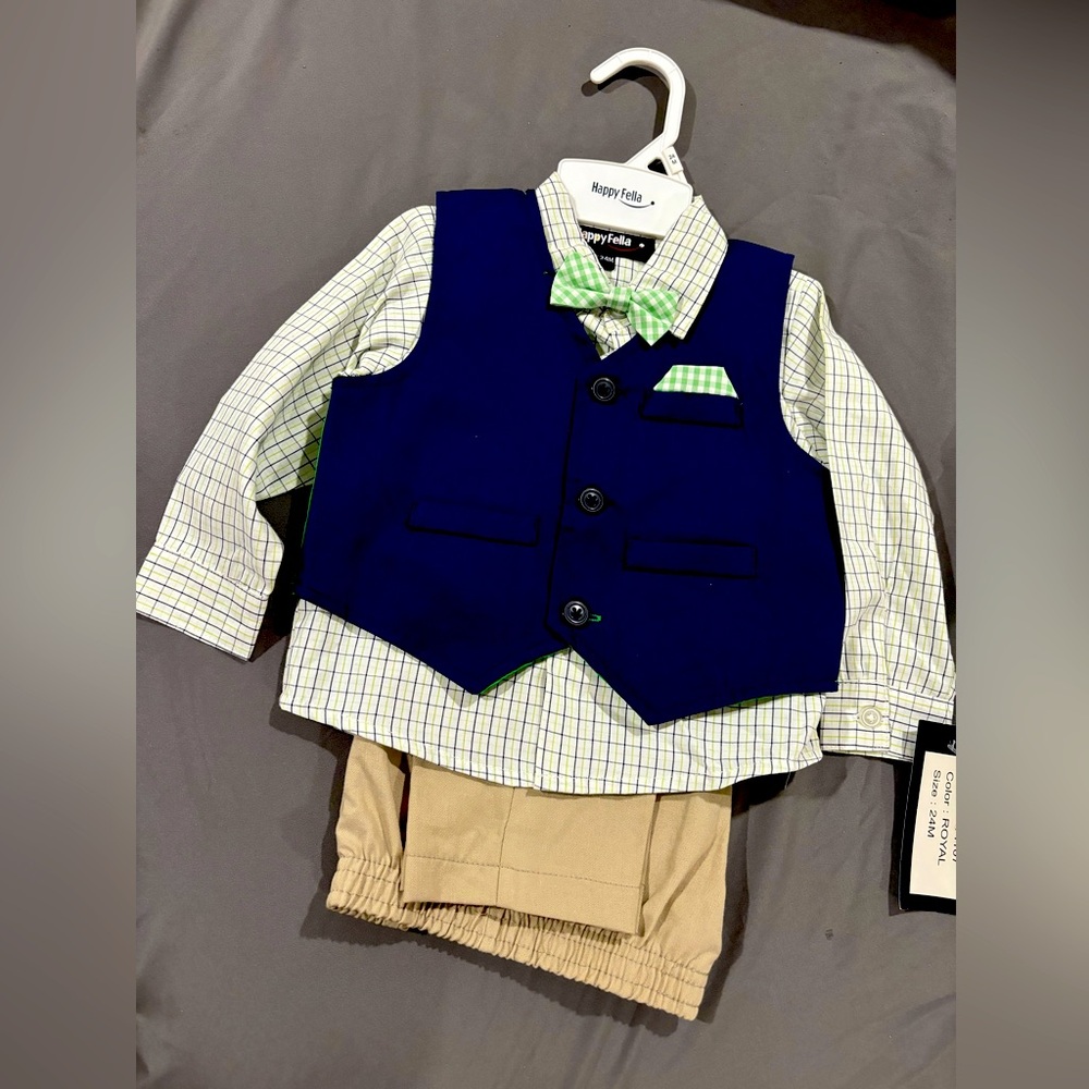 Boys 24 suit new wtags